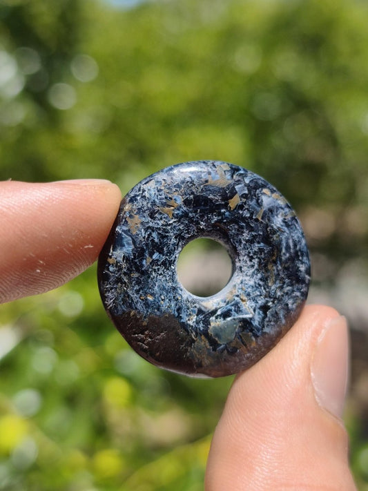 Pietersite blau - Edelstein Donut Kette Rarität selten Schutzsymbol Heilstein Kristall HIPPIE Boho Tibet Ethno Mann Frau Geschenk Er Sie - Art of Nature Berlin