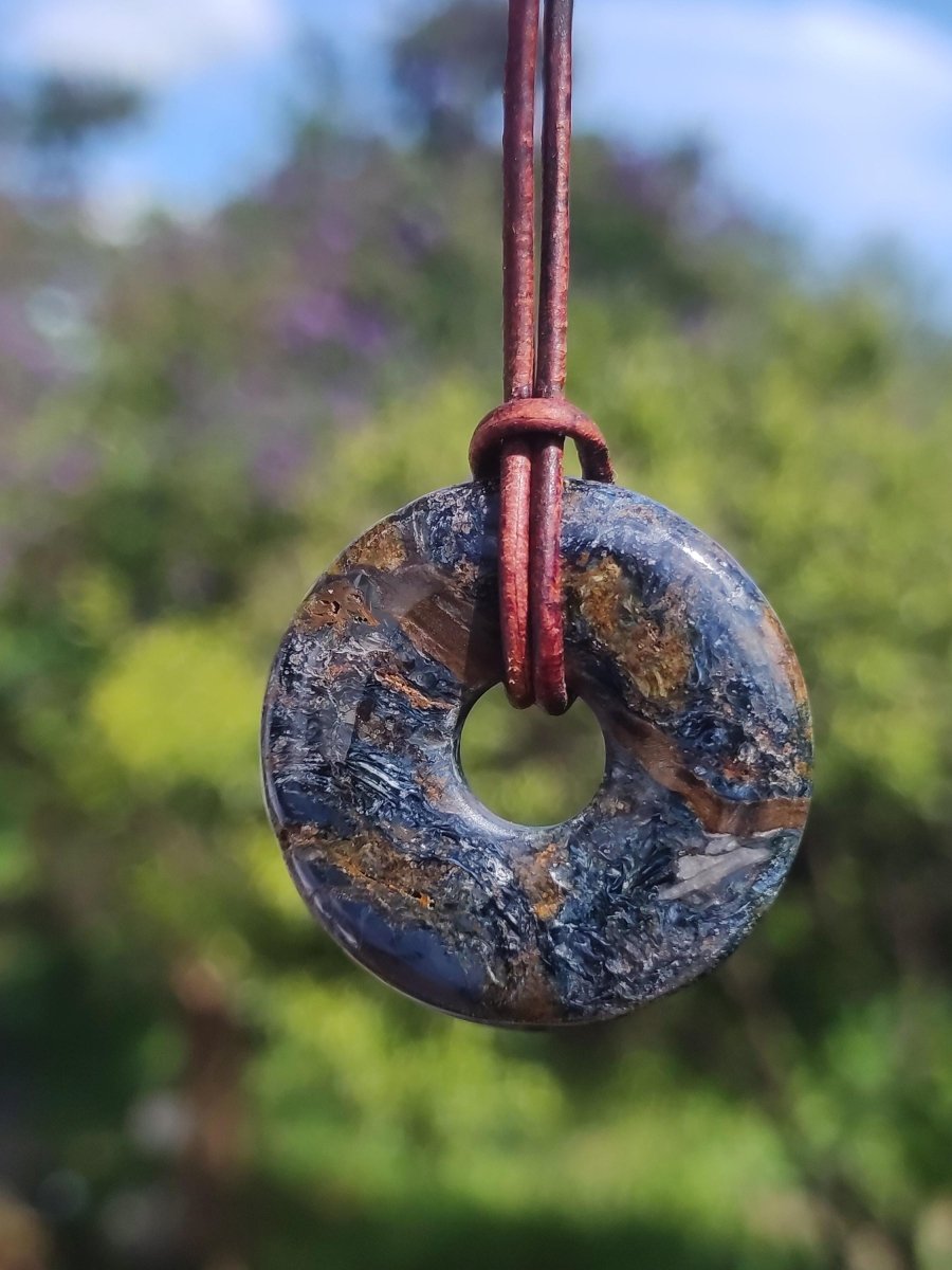 Pietersite blau - Edelstein Donut Kette Rarität selten Schutzsymbol Heilstein Kristall HIPPIE Boho Tibet Ethno Mann Frau Geschenk Er Sie - Art of Nature Berlin
