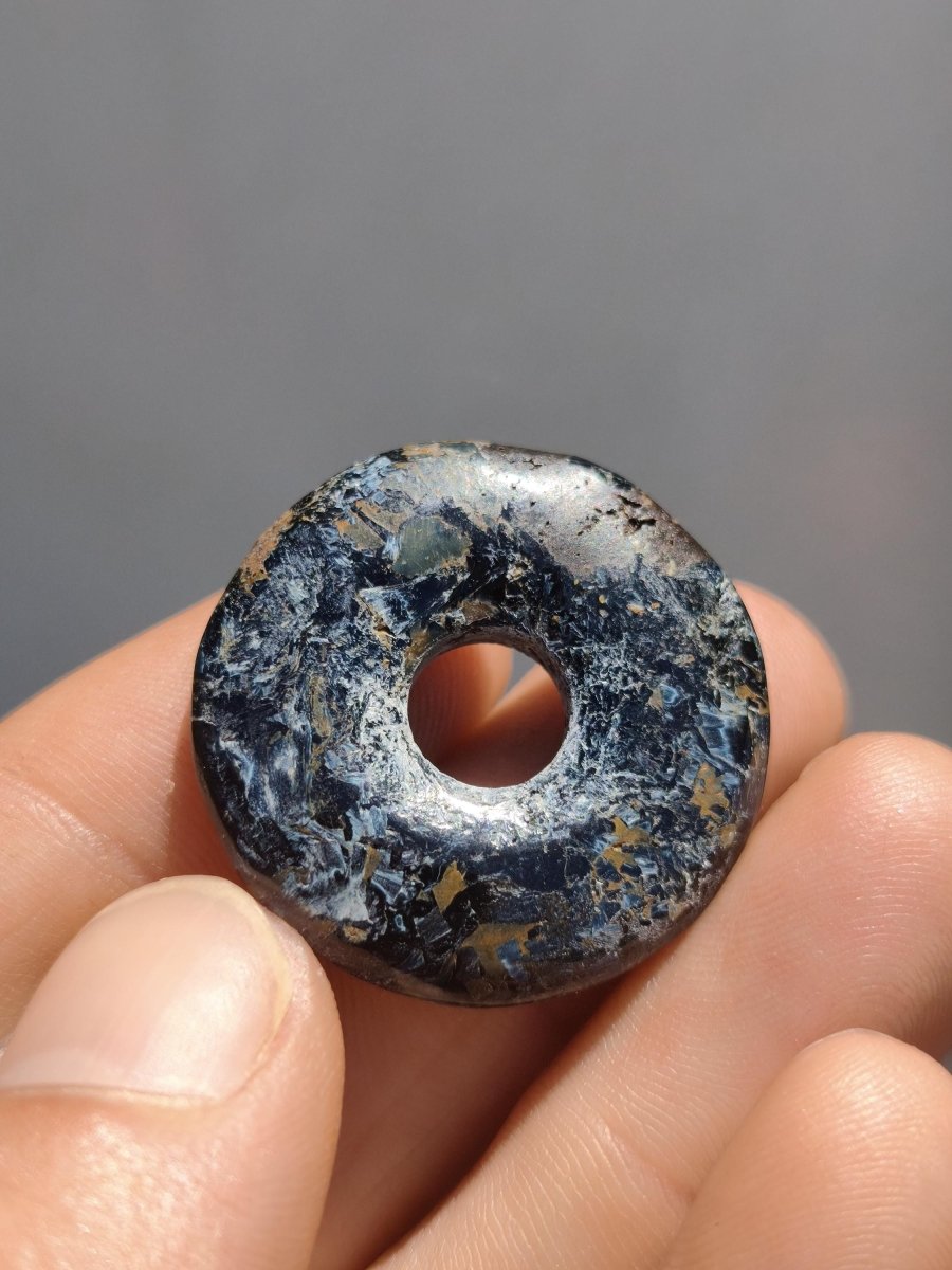 Pietersite blau - Edelstein Donut Kette Rarität selten Schutzsymbol Heilstein Kristall HIPPIE Boho Tibet Ethno Mann Frau Geschenk Er Sie - Art of Nature Berlin