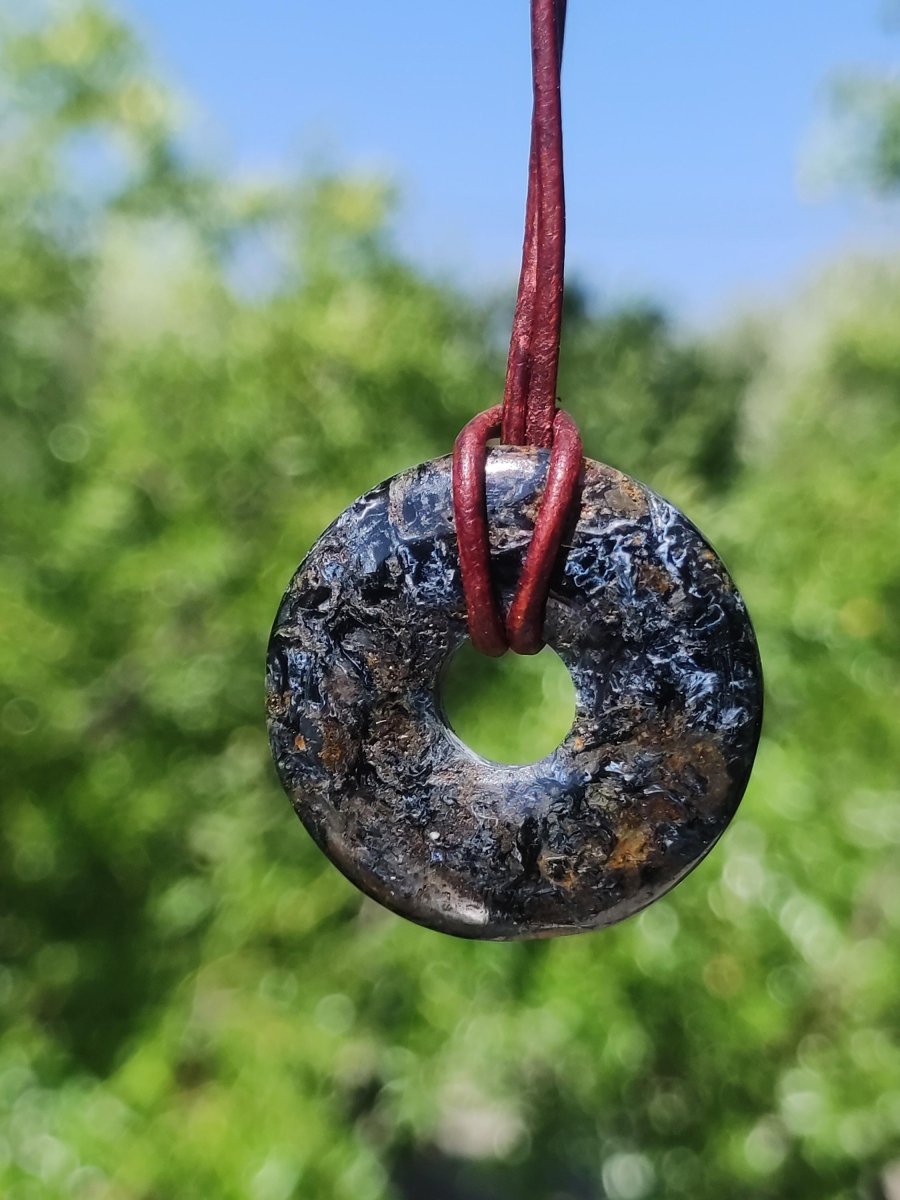 Pietersite blau - Edelstein Donut Kette Rarität selten Schutzsymbol Heilstein Kristall HIPPIE Boho Tibet Ethno Mann Frau Geschenk Er Sie - Art of Nature Berlin