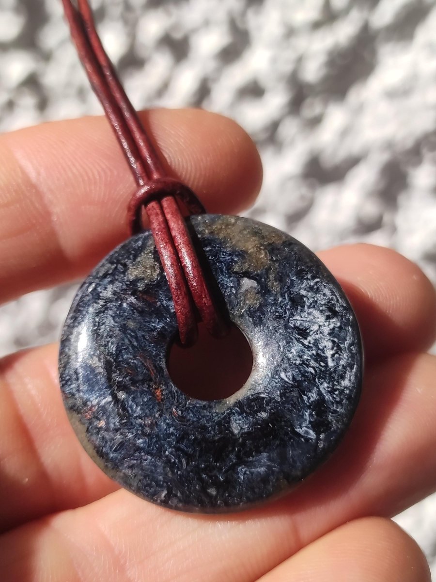 Pietersite blau - Edelstein Donut Kette Rarität selten Schutzsymbol Heilstein Kristall HIPPIE Boho Tibet Ethno Mann Frau Geschenk Er Sie - Art of Nature Berlin