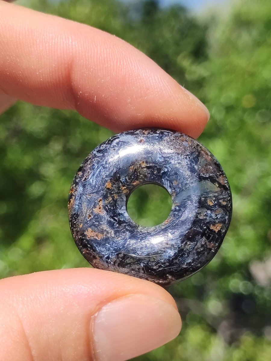 Pietersite blau - Edelstein Donut Kette Rarität selten Schutzsymbol Heilstein Kristall HIPPIE Boho Tibet Ethno Mann Frau Geschenk Er Sie - Art of Nature Berlin