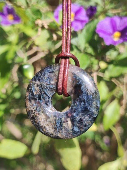 Pietersite blau - Edelstein Donut Kette Rarität selten Schutzsymbol Heilstein Kristall HIPPIE Boho Tibet Ethno Mann Frau Geschenk Er Sie - Art of Nature Berlin