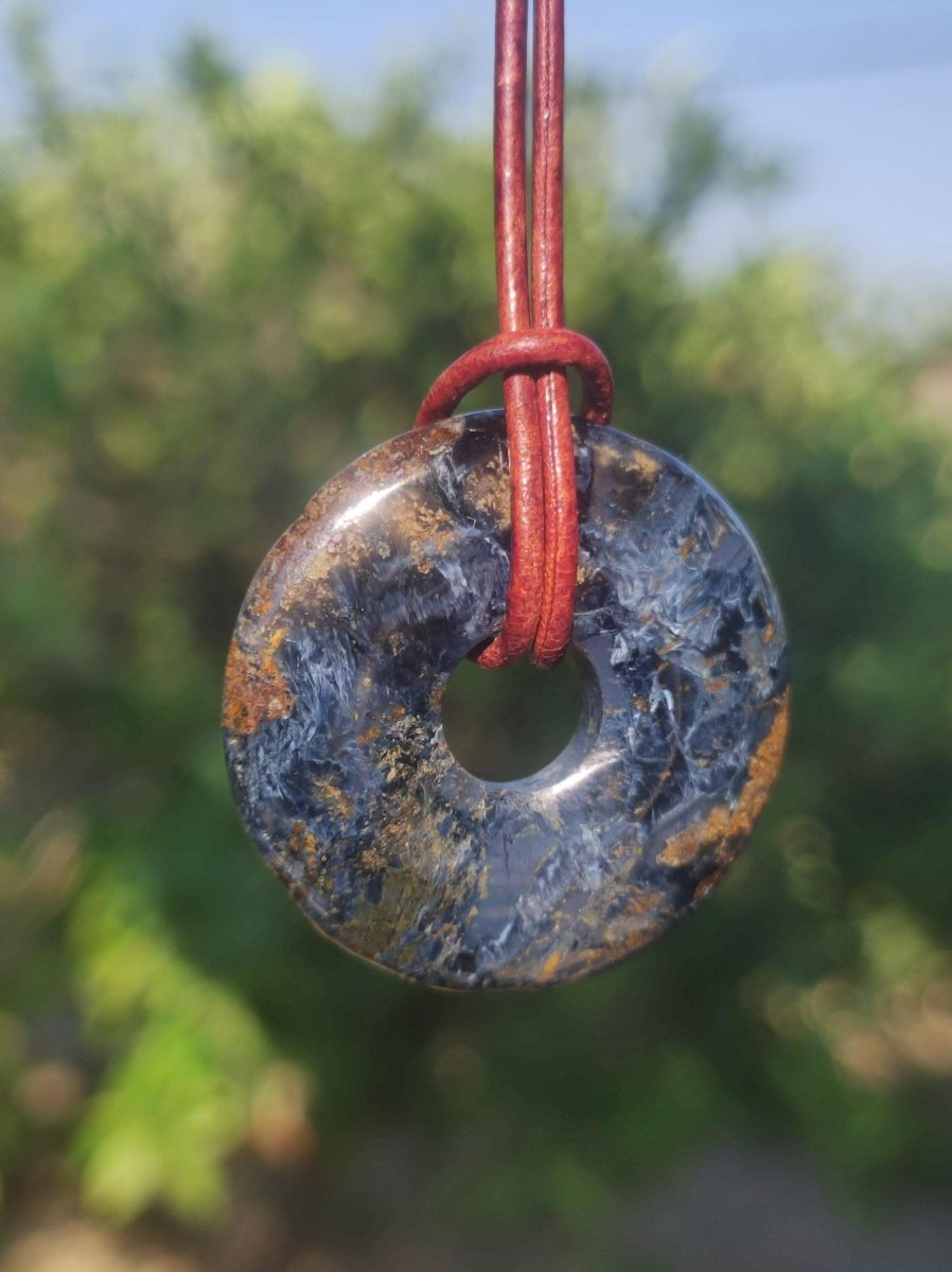 Pietersite blau - Edelstein Donut Kette Rarität selten Schutzsymbol Heilstein Kristall HIPPIE Boho Tibet Ethno Mann Frau Geschenk Er Sie - Art of Nature Berlin