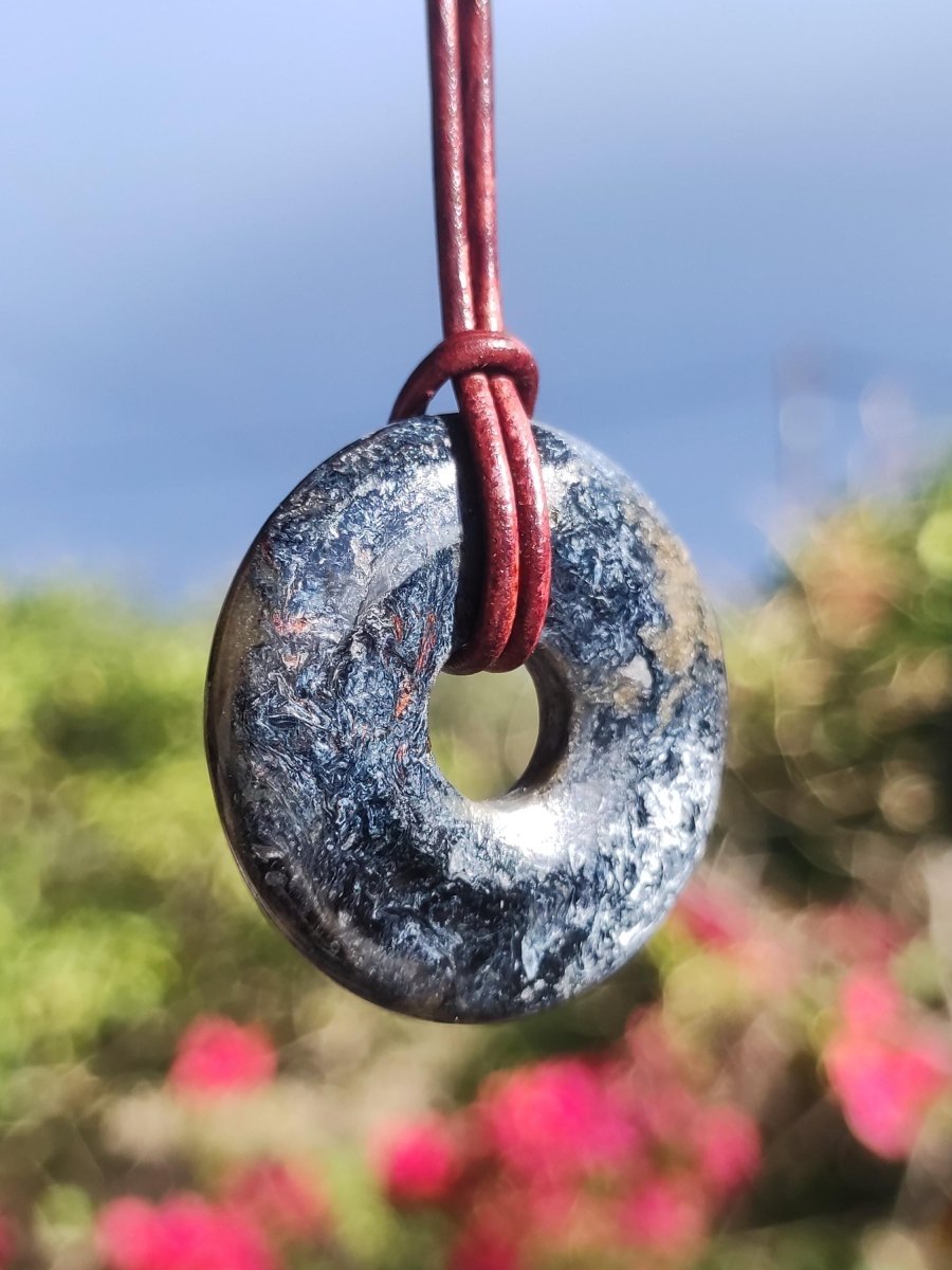 Pietersite blau - Edelstein Donut Kette Rarität selten Schutzsymbol Heilstein Kristall HIPPIE Boho Tibet Ethno Mann Frau Geschenk Er Sie - Art of Nature Berlin