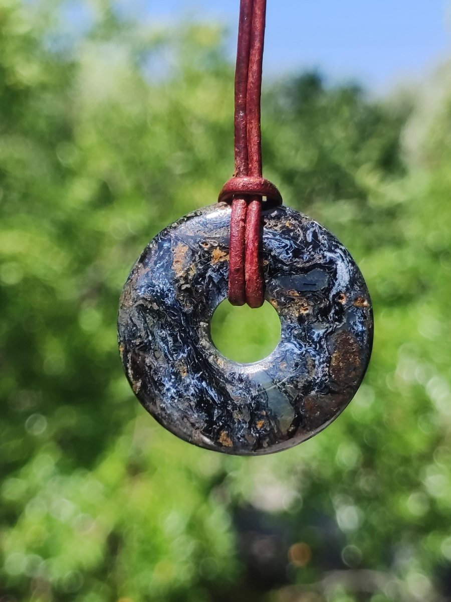 Pietersite blau - Edelstein Donut Kette Rarität selten Schutzsymbol Heilstein Kristall HIPPIE Boho Tibet Ethno Mann Frau Geschenk Er Sie - Art of Nature Berlin