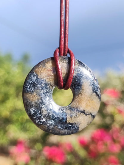 Pietersite blau - Edelstein Donut Kette Rarität selten Schutzsymbol Heilstein Kristall HIPPIE Boho Tibet Ethno Mann Frau Geschenk Er Sie - Art of Nature Berlin