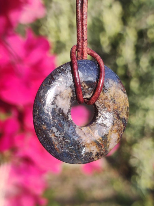 Pietersite blau - Edelstein Donut Kette Rarität selten Schutzsymbol Heilstein Kristall HIPPIE Boho Tibet Ethno Mann Frau Geschenk Er Sie - Art of Nature Berlin