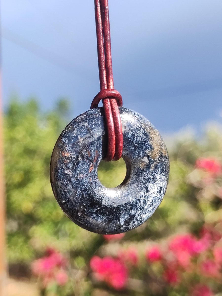 Pietersite blau - Edelstein Donut Kette Rarität selten Schutzsymbol Heilstein Kristall HIPPIE Boho Tibet Ethno Mann Frau Geschenk Er Sie - Art of Nature Berlin