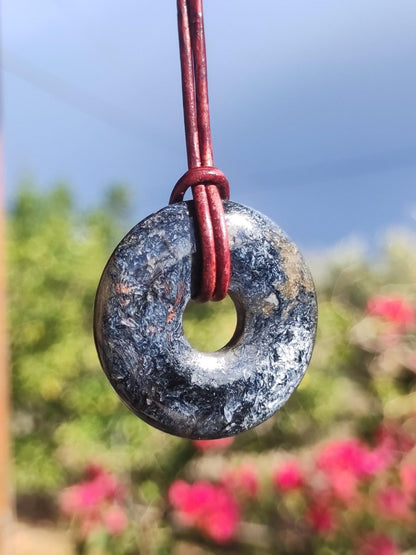 Pietersite blau - Edelstein Donut Kette Rarität selten Schutzsymbol Heilstein Kristall HIPPIE Boho Tibet Ethno Mann Frau Geschenk Er Sie - Art of Nature Berlin