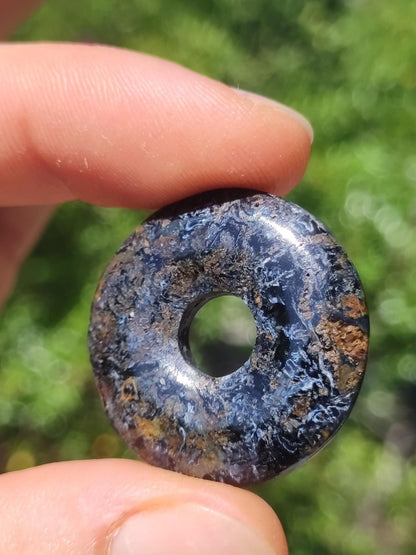 Pietersite blau - Edelstein Donut Kette Rarität selten Schutzsymbol Heilstein Kristall HIPPIE Boho Tibet Ethno Mann Frau Geschenk Er Sie - Art of Nature Berlin