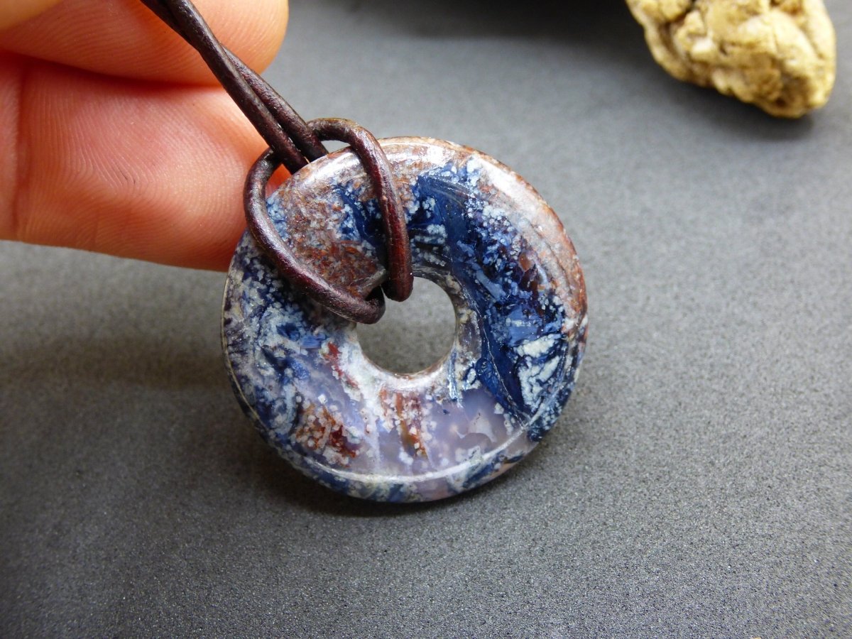 Pietersite blau & rot ~ Edelstein Kette ~HIPPIE ~GOA ~Boho ~Tibet ~Ethno ~Nature ~Donut ~Schutzsymbol ~Rarität - Art of Nature Berlin