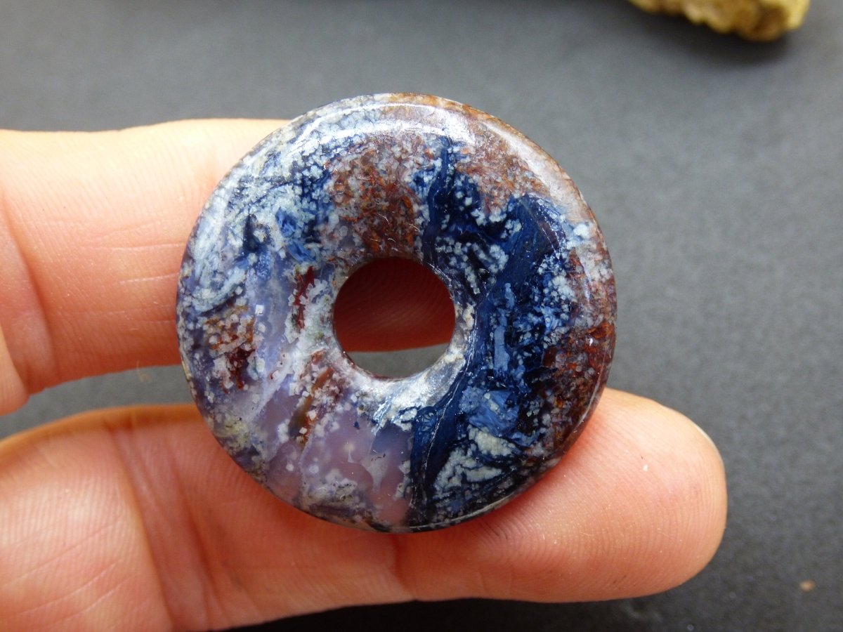 Pietersite blau & rot ~ Edelstein Kette ~HIPPIE ~GOA ~Boho ~Tibet ~Ethno ~Nature ~Donut ~Schutzsymbol ~Rarität - Art of Nature Berlin