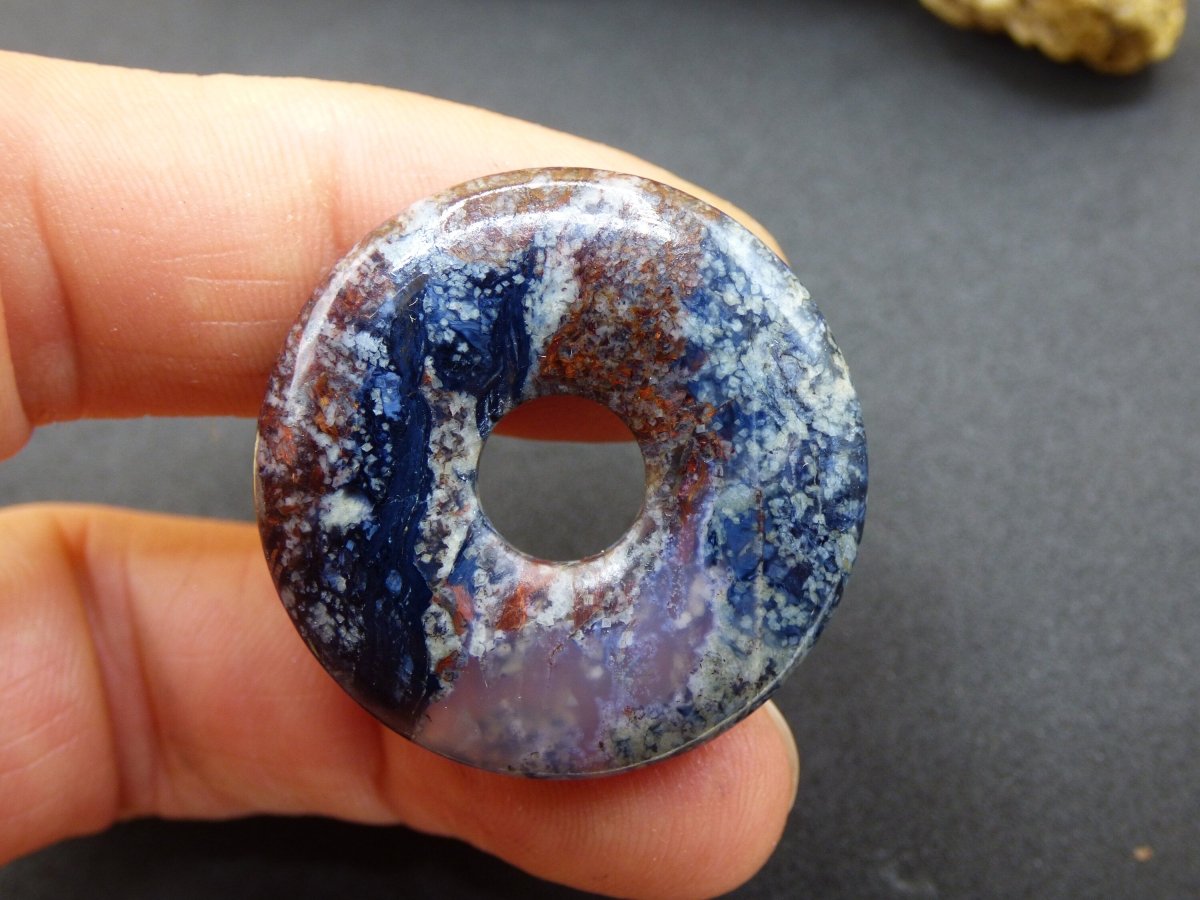 Pietersite blau & rot ~ Edelstein Kette ~HIPPIE ~GOA ~Boho ~Tibet ~Ethno ~Nature ~Donut ~Schutzsymbol ~Rarität - Art of Nature Berlin