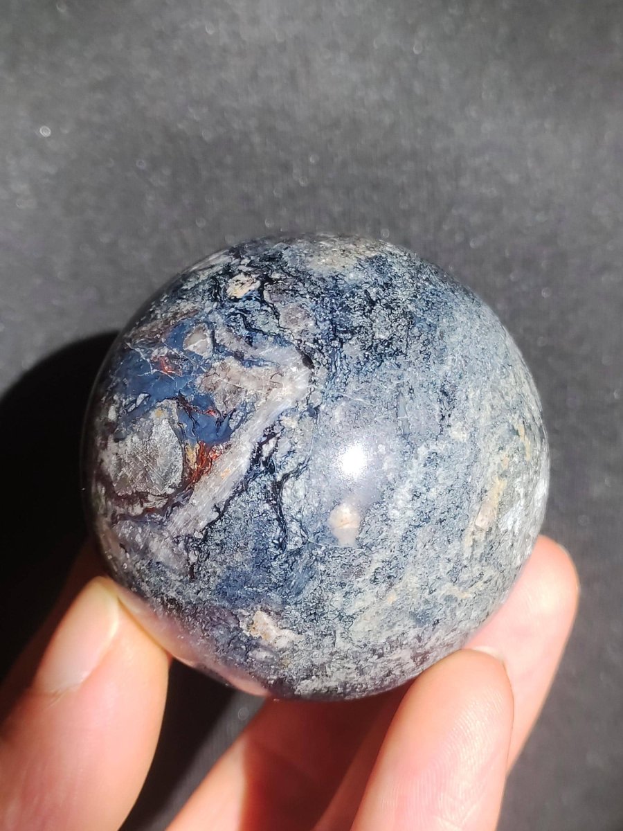 Pietersite - Edelstein Kugel blau rot Heilstein Natur Deko Sphere Sammler Wohn Energie Qualität Selten Rarität Geschenk Mann Frau Er Sie - Art of Nature Berlin