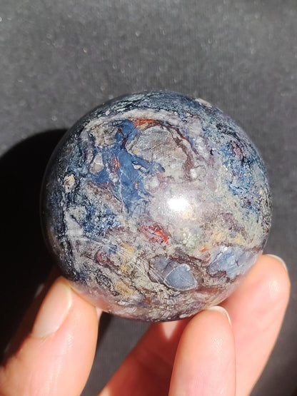 Pietersite - Edelstein Kugel blau rot Heilstein Natur Deko Sphere Sammler Wohn Energie Qualität Selten Rarität Geschenk Mann Frau Er Sie - Art of Nature Berlin