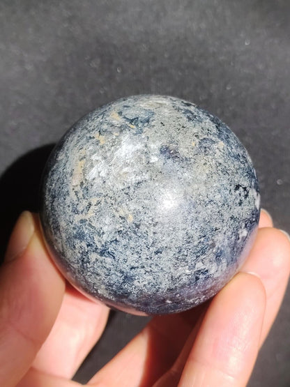 Pietersite - Edelstein Kugel blau rot Heilstein Natur Deko Sphere Sammler Wohn Energie Qualität Selten Rarität Geschenk Mann Frau Er Sie - Art of Nature Berlin