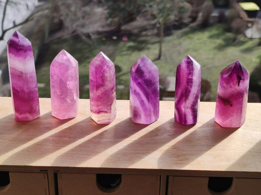 Pinker Fluorit ~ Kristall Point Turm Obelisk Tower ~ Magische Edelstein Deko ~Massagestab Crystal GOA Ethno Heilstein Naturschatz Regenbogen - Art of Nature Berlin