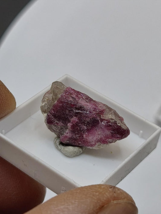 Pinker Turmalin Rohkristall aus Brasilien – Rubellit | 2 Unikate zur Wahl Kristalle & Mineralien Sammler Stufen Edelstein Deko Kristall - Art of Nature Berlin