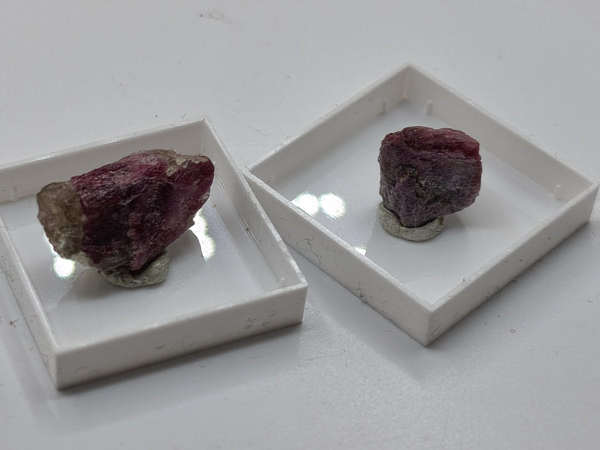 Pinker Turmalin Rohkristall aus Brasilien – Rubellit | 2 Unikate zur Wahl Kristalle & Mineralien Sammler Stufen Edelstein Deko Kristall - Art of Nature Berlin