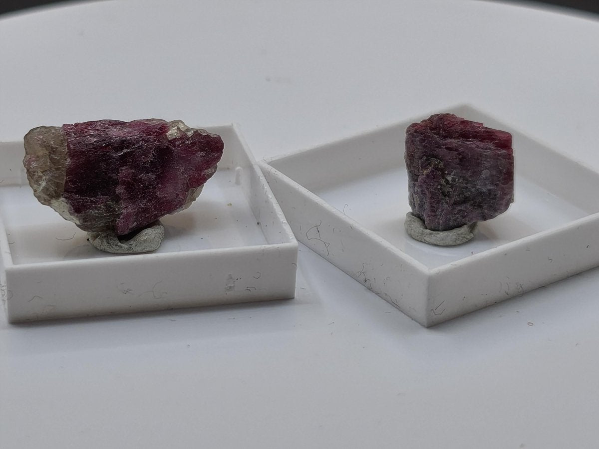 Pinker Turmalin Rohkristall aus Brasilien – Rubellit | 2 Unikate zur Wahl Kristalle & Mineralien Sammler Stufen Edelstein Deko Kristall - Art of Nature Berlin