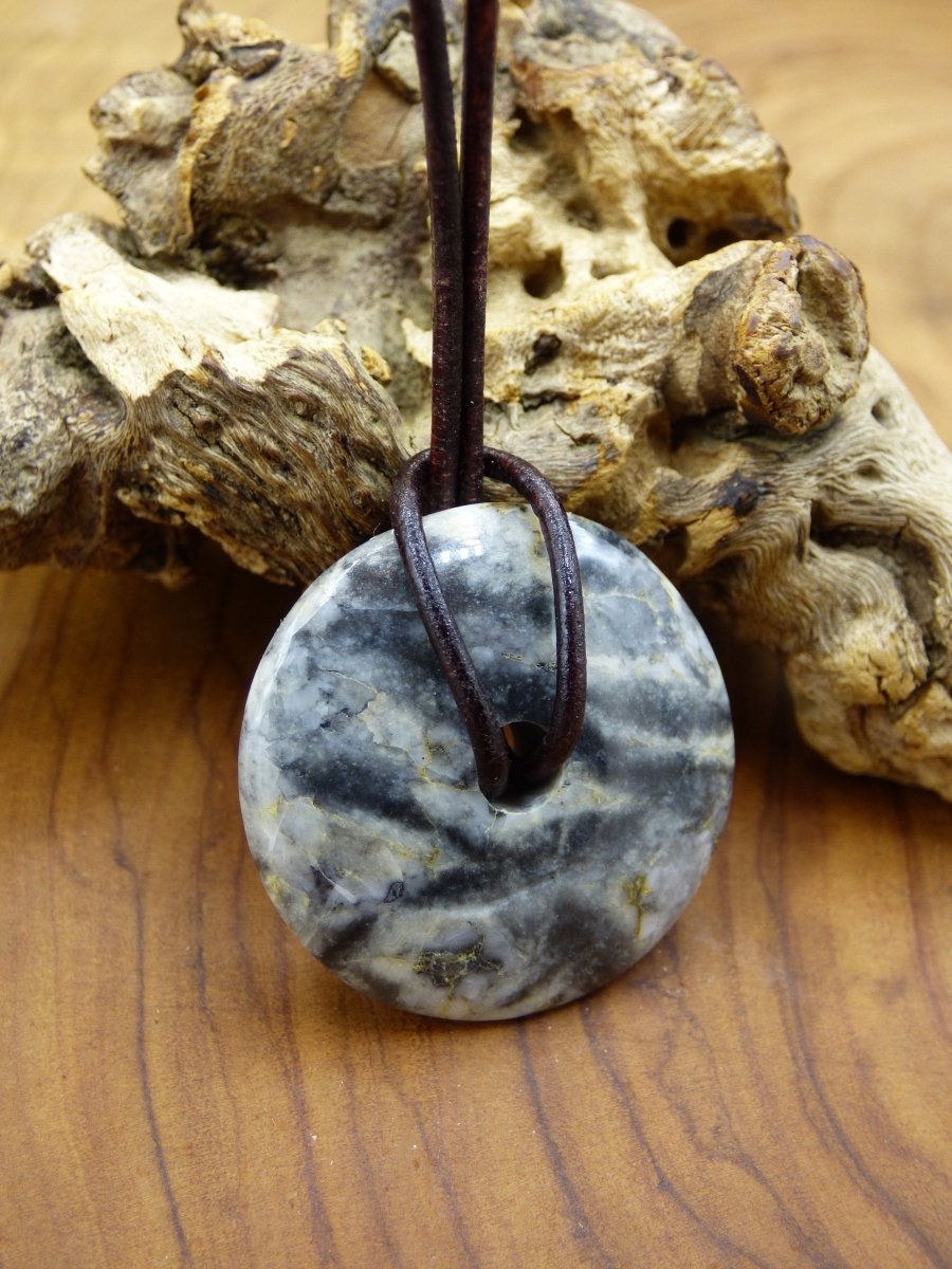 Pinolith ~ Edelstein Kette ~HIPPIE ~GOA ~Boho ~Tibet ~Ethno ~Nature ~Donut ~Schutzsymbol ~Heilstein - Art of Nature Berlin