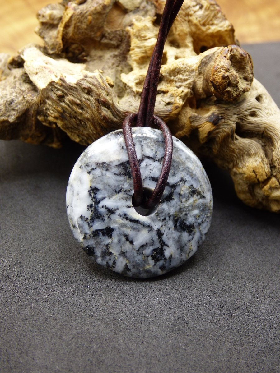 Pinolith ~ Edelstein Kette ~HIPPIE ~GOA ~Boho ~Tibet ~Ethno ~Nature ~Donut ~Schutzsymbol ~Heilstein - Art of Nature Berlin