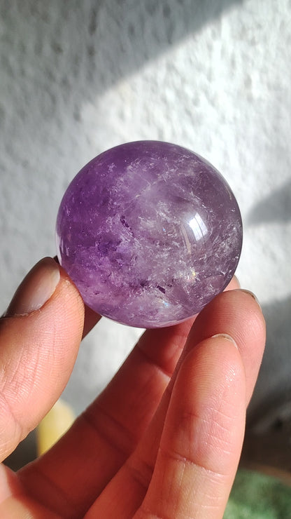 Améthyste A – Boule de pierres précieuses décoratives, sphère de massage, boule de jeu en cristal, méditation, pierre de guérison, femme, homme, cadeau pour lui, sa maison, énergie, vie de rêve