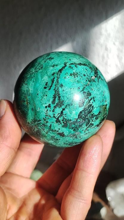 Sphère de chrysocolle A ~ Boule de pierres précieuses magiques Massage et décoration Cristal Méditation Pierre de guérison Rareté Collectionneur Minéral Rond Chrysokolla Boho