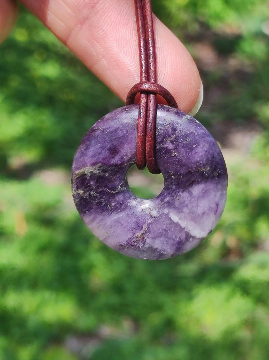 Purple Heart Fluorit 30mm Edelstein Kette Heilstein Schutzsymbol Mann Frau Glück HIPPIE GOA Boho Tibet Ethno Natur Rarität Geschenk Freundin - Art of Nature Berlin