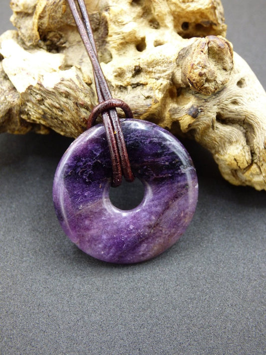 Purple Heart Fluorit 30mm ~ Edelstein Kette ~HIPPIE ~GOA ~Boho ~Tibet ~Ethno ~Nature ~Donut ~Schutzsymbol ~Heilstein ~Galaxy - Art of Nature Berlin