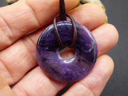 Purple Heart Fluorit 30mm ~ Edelstein Kette ~HIPPIE ~GOA ~Boho ~Tibet ~Ethno ~Nature ~Donut ~Schutzsymbol ~Heilstein ~Galaxy - Art of Nature Berlin