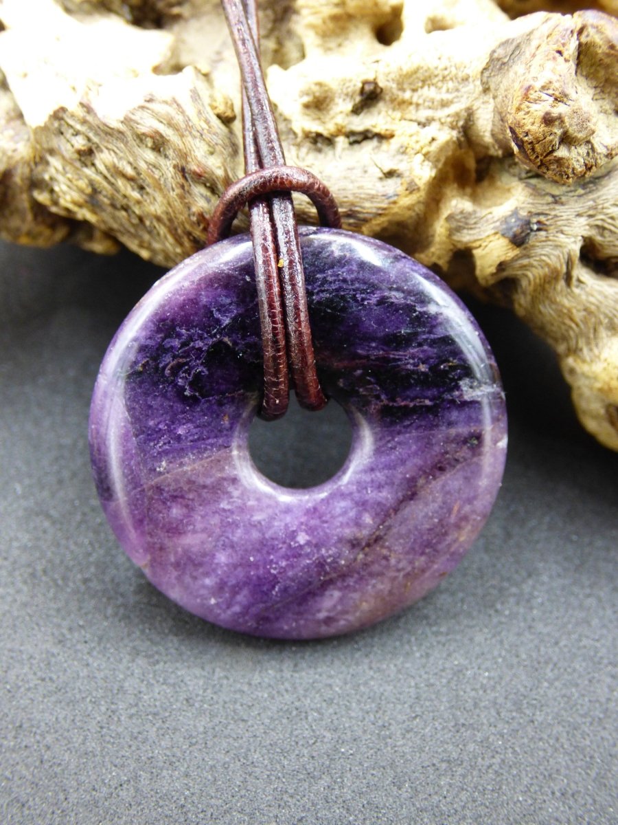 Purple Heart Fluorit 30mm ~ Edelstein Kette ~HIPPIE ~GOA ~Boho ~Tibet ~Ethno ~Nature ~Donut ~Schutzsymbol ~Heilstein ~Galaxy - Art of Nature Berlin