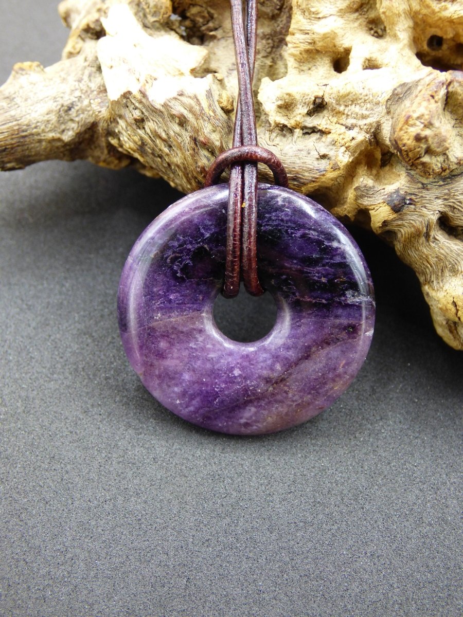 Purple Heart Fluorit 30mm ~ Edelstein Kette ~HIPPIE ~GOA ~Boho ~Tibet ~Ethno ~Nature ~Donut ~Schutzsymbol ~Heilstein ~Galaxy - Art of Nature Berlin