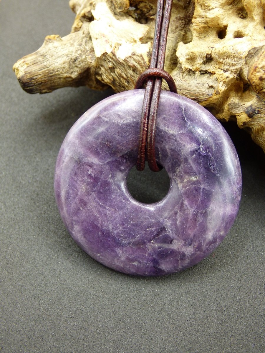 Purple Heart Fluorit 40mm ~ Edelstein Kette ~HIPPIE ~GOA ~Boho ~Tibet ~Ethno ~Nature ~Donut ~Schutzsymbol ~Heilstein ~Galaxy - Art of Nature Berlin