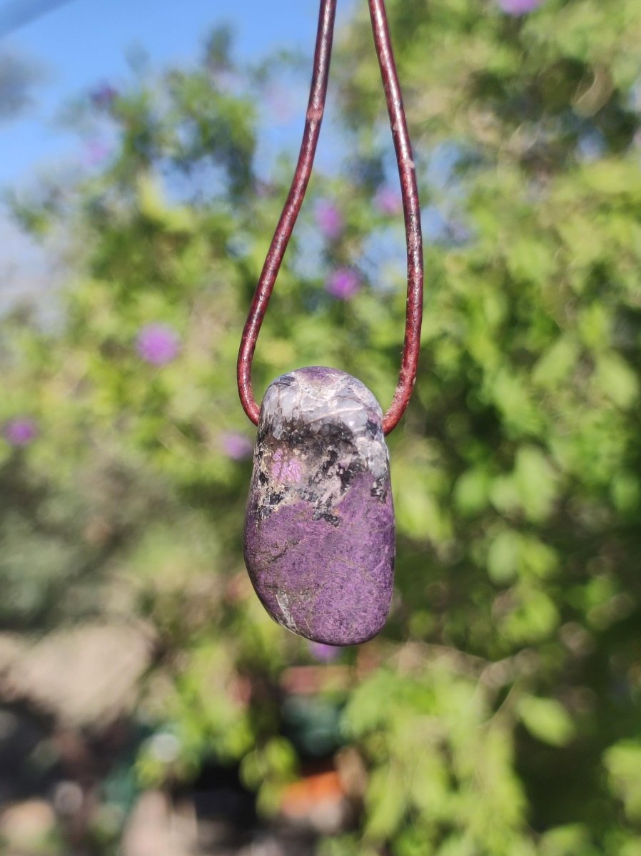 Purpurit - Edelstein Kette lila Natur Heilstein Schutz Glück Mann Frau Er Sie Freund Mutter Glück HIPPIE Rarität Geschenk Unikat Anhänger - Art of Nature Berlin