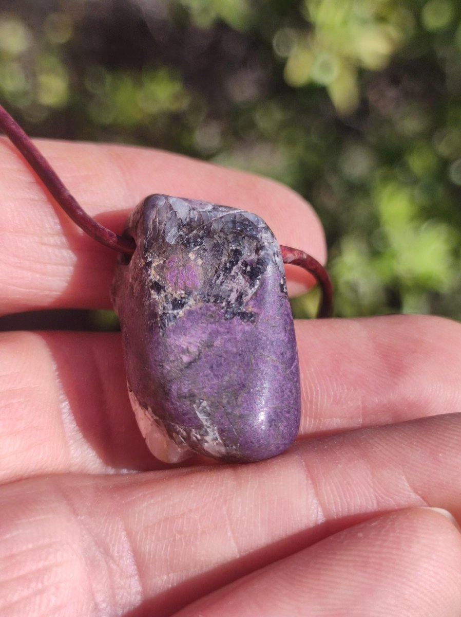 Purpurit - Edelstein Kette lila Natur Heilstein Schutz Glück Mann Frau Er Sie Freund Mutter Glück HIPPIE Rarität Geschenk Unikat Anhänger - Art of Nature Berlin
