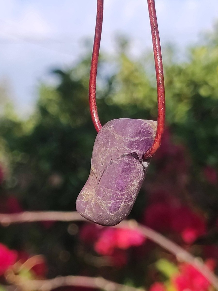 Purpurit - Edelstein Kette lila Natur Heilstein Schutz Glück Mann Frau Er Sie Freund Mutter Glück HIPPIE Rarität Geschenk Unikat Anhänger - Art of Nature Berlin