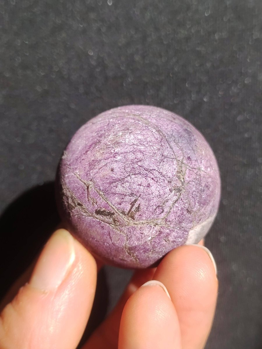 Purpurit - Edelstein Kugel lila Natur Heilstein Deko Sphere Kristall Geschenk Er Sie Haus Einweihung Wohnung Energie Kraft Sammler Rarität - Art of Nature Berlin