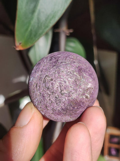 Purpurit - Edelstein Kugel lila Natur Heilstein Deko Sphere Kristall Geschenk Er Sie Haus Einweihung Wohnung Energie Kraft Sammler Rarität - Art of Nature Berlin