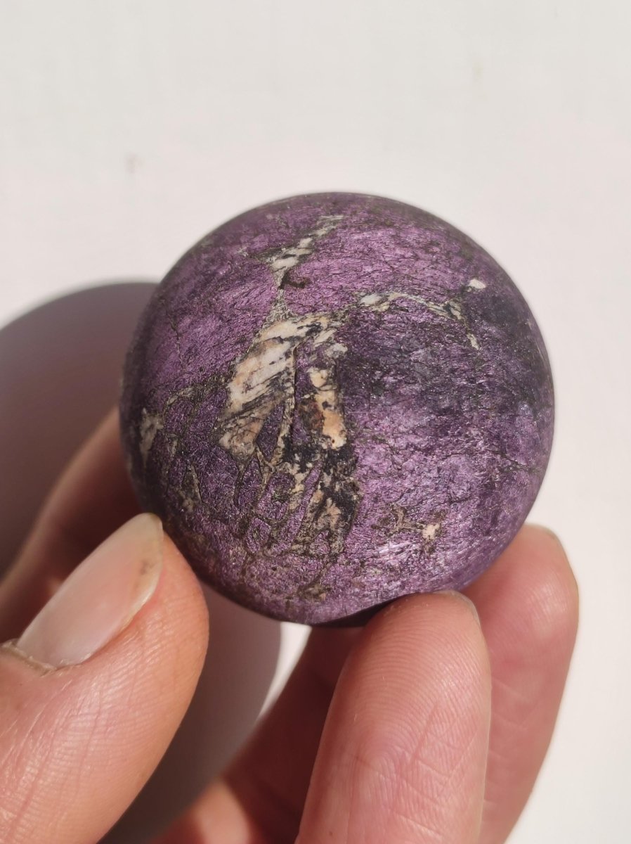 Purpurit - Edelstein Kugel lila Natur Heilstein Deko Sphere Kristall Geschenk Er Sie Haus Einweihung Wohnung Energie Kraft Sammler Rarität - Art of Nature Berlin