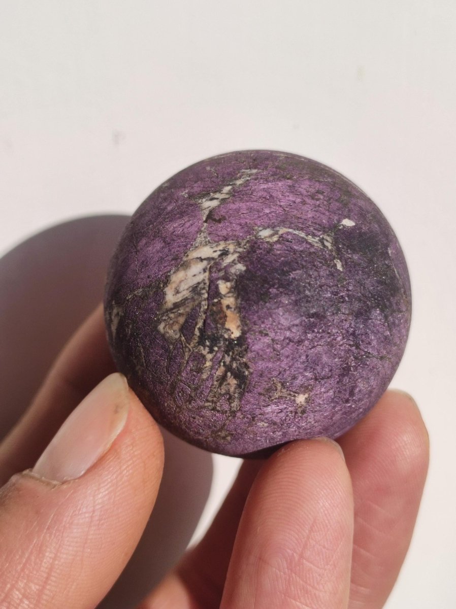 Purpurit - Edelstein Kugel lila Natur Heilstein Deko Sphere Kristall Geschenk Er Sie Haus Einweihung Wohnung Energie Kraft Sammler Rarität - Art of Nature Berlin