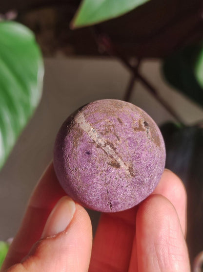 Purpurit - Edelstein Kugel lila Natur Heilstein Deko Sphere Kristall Geschenk Er Sie Haus Einweihung Wohnung Energie Kraft Sammler Rarität - Art of Nature Berlin