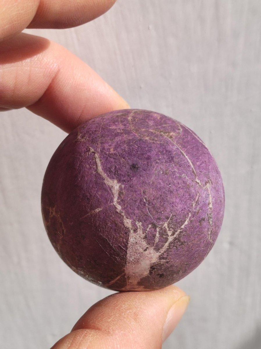Purpurit - Edelstein Kugel lila Natur Heilstein Deko Sphere Kristall Geschenk Er Sie Haus Einweihung Wohnung Energie Kraft Sammler Rarität - Art of Nature Berlin