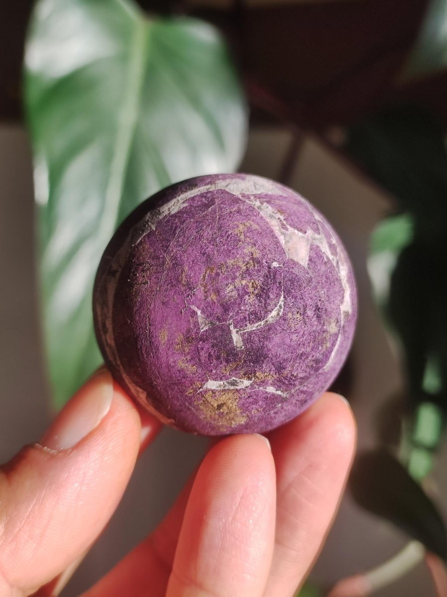 Purpurit - Edelstein Kugel lila Natur Heilstein Deko Sphere Kristall Geschenk Er Sie Haus Einweihung Wohnung Energie Kraft Sammler Rarität - Art of Nature Berlin