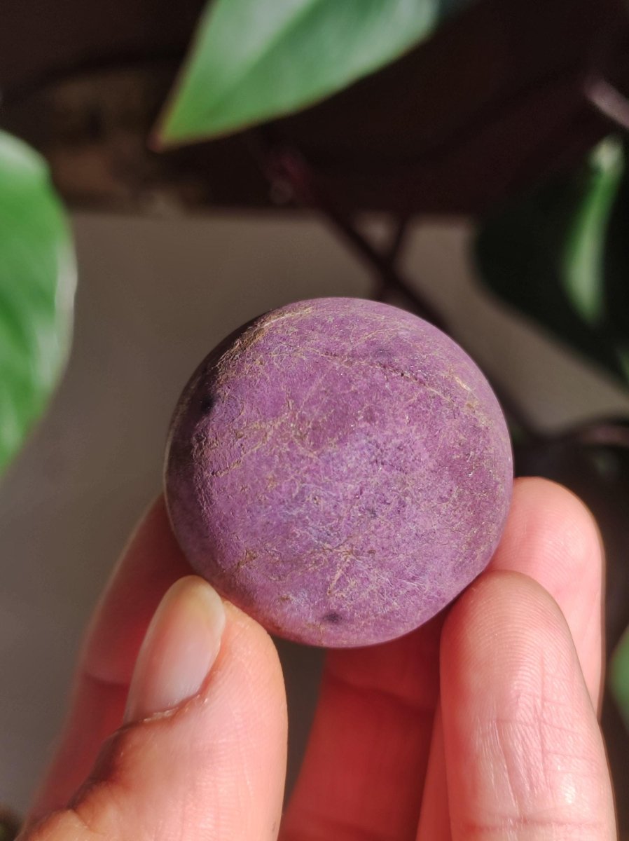 Purpurit - Edelstein Kugel lila Natur Heilstein Deko Sphere Kristall Geschenk Er Sie Haus Einweihung Wohnung Energie Kraft Sammler Rarität - Art of Nature Berlin