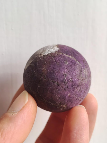 Purpurit - Edelstein Kugel lila Natur Heilstein Deko Sphere Kristall Geschenk Er Sie Haus Einweihung Wohnung Energie Kraft Sammler Rarität - Art of Nature Berlin