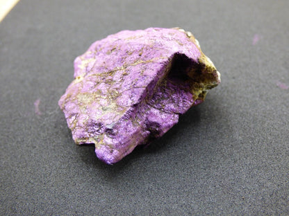 Purpurit ~ Sammler Roh Stufe Deko Mineral Afrika Namibia Heilstein Kristalle Mann Frau Kind Geschenk Er Sie Bruder Schwester Mineral Deko - Art of Nature Berlin