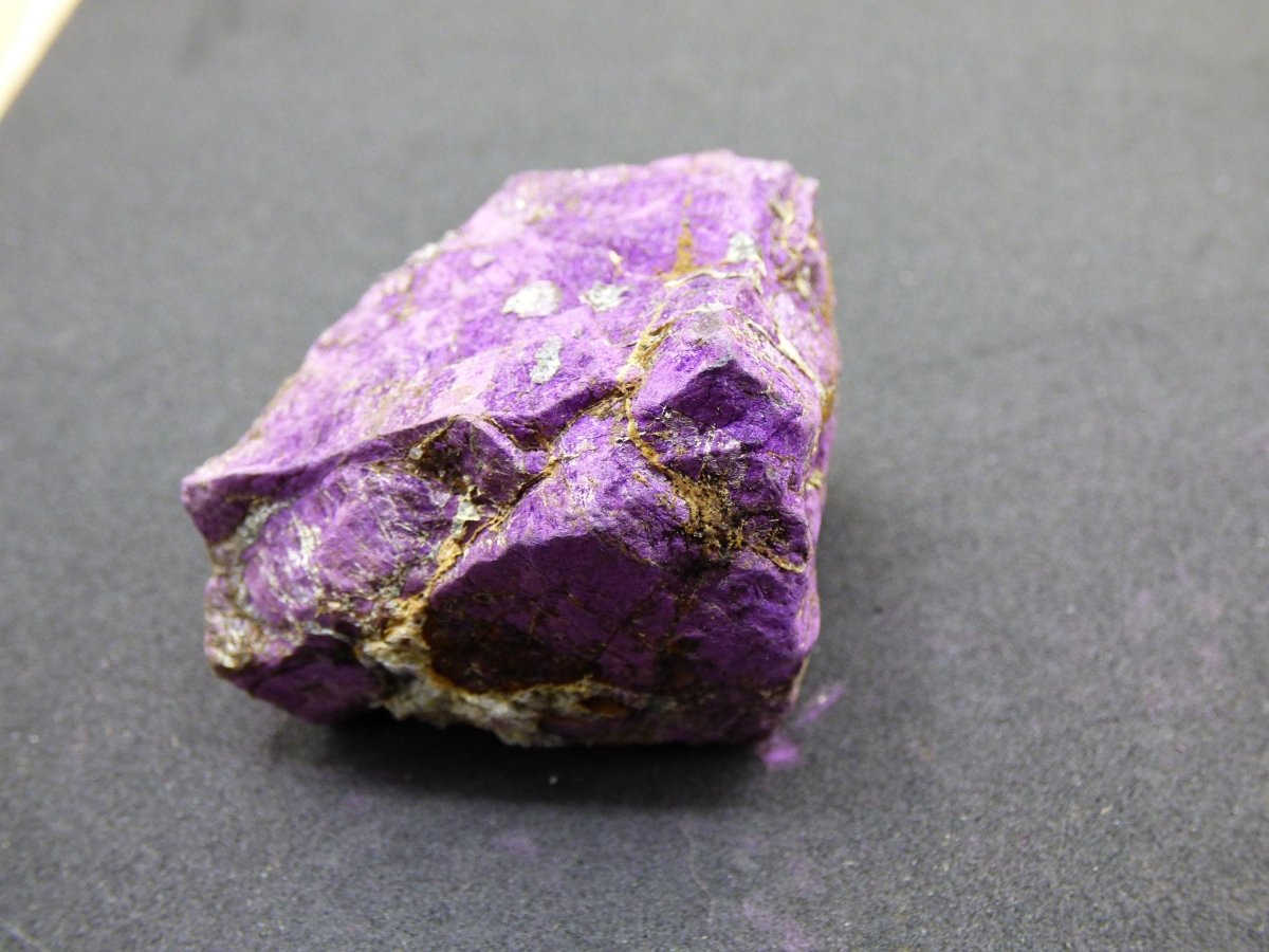 Purpurit ~ Sammler Roh Stufe Deko Mineral Afrika Namibia Heilstein Kristalle Mann Frau Kind Geschenk Er Sie Bruder Schwester Mineral Deko - Art of Nature Berlin