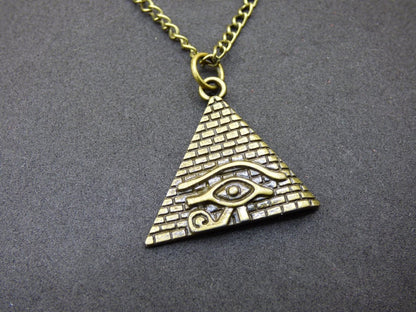 Pyramide Eye of Horus Illuminati - Kette Antik Bronze Geschenk Freundin Er Sie Mann Bruder Glück HIPPIE Vintage Ethno Anhänger - Art of Nature Berlin
